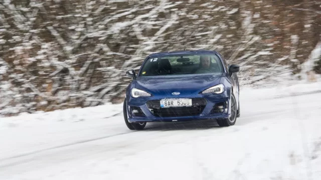 Subaru BRZ je nejlepší auto na zimní radovánky