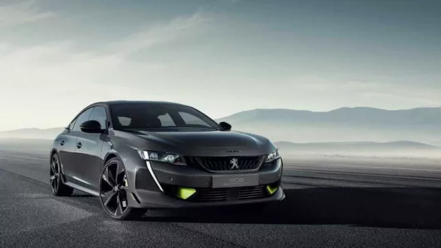 Peugeot odhaluje koncept ostré 508 s výkonem 400 koní a hybridní čtyřkolkou