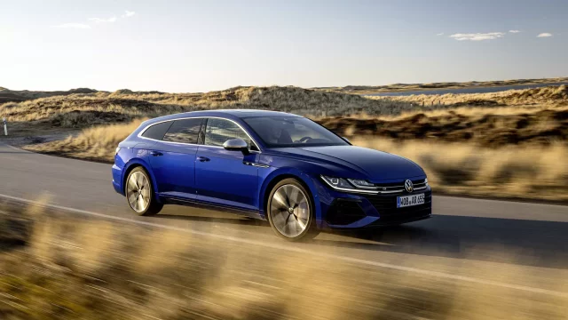 Poslední šance na nový Volkswagen Arteon! U českých prodejců stále čeká přes 20 skladových aut