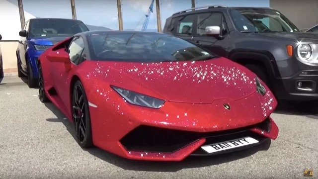 Lamborghini Huracán poseté kameny od Swarovski je dokonalý šperk pro milenku
