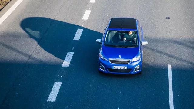 Peugeot 108 1.0 VTi TOP!: Palivo jenom usrkává (test spotřeby)