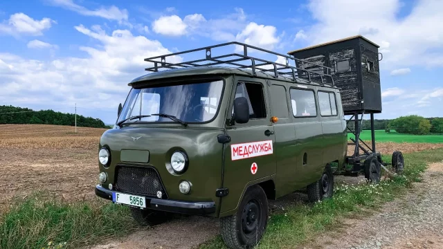 Test UAZ 3962 Buchanka: Historická sanitka s moderní technikou