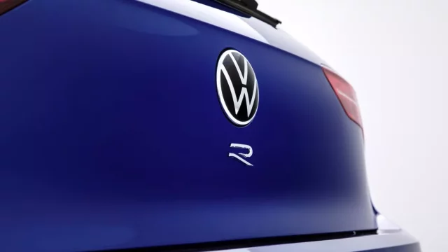 Němci odpočítávají do premiéry, zítra odhalí nejrychlejší Golf