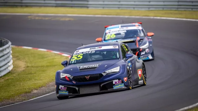 Velké finále závodní sezóny v Mostě: Dva světové šampionáty během jednoho víkendu!