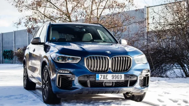 BMW X5 M50d xDrive: Hýčká luxusem, omračuje výkonem
