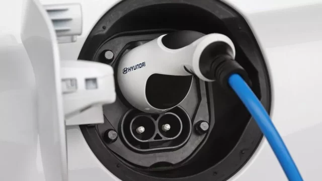 Hybridní a elektrické pohony: Vyznáte se ve všech typech?