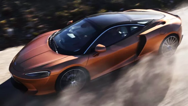 McLaren varuje před zásadní konstrukční vadou. Řidičům jde o zdraví