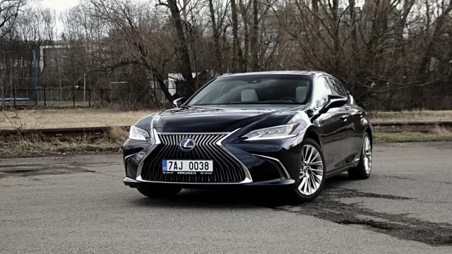 Test Lexus ES 300h: Oáza klidu