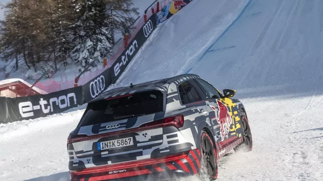 Audi znovu vyrazilo na kopec, namísto skoků (ne)byl na pořadu dne sjezd