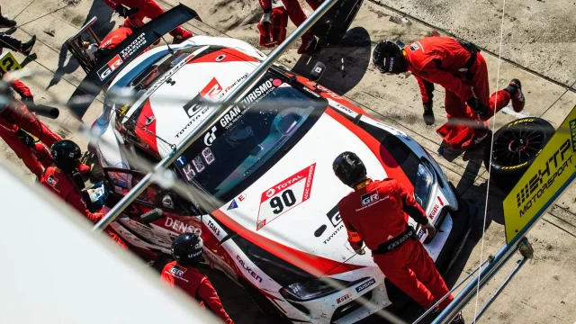 Toyota si na 24h Nürburgringu získala srdce fanoušků svým odhodláním (komentář)