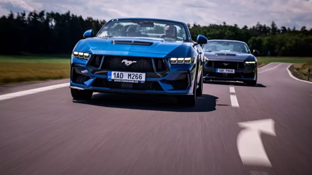 Jak jsme krotili stádo koní: Nový Ford Mustang má chuť zakousnout se do udidla a tryskat do neznáma