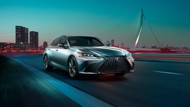Lexus povolal oscarového režiséra, aby natočil reklamu na model ES. Scénář „napsala“ umělá inteligence