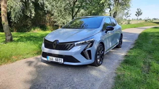 Klasické Clio s benzinovým agregátem