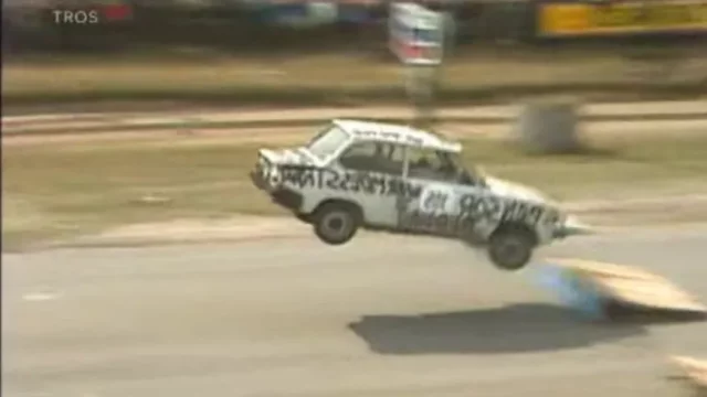 Závody v couvání z 80. let: Tohle retro vážně chceme zpátky!