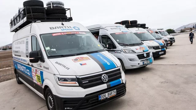 Závodníci BARTH Racing mají před Dakarem motivaci: za dobrý výsledek je čeká auto