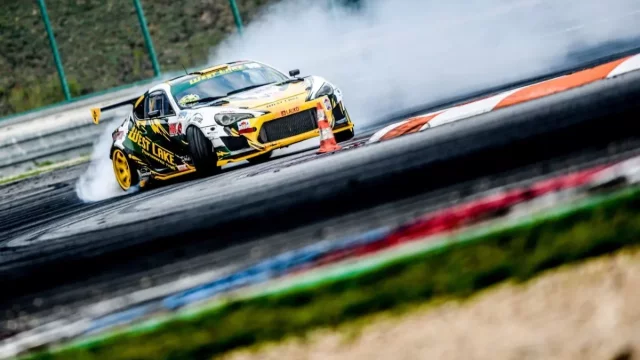 Závodní dráhu Masarykova okruhu o víkendu ovládnou mistři driftu