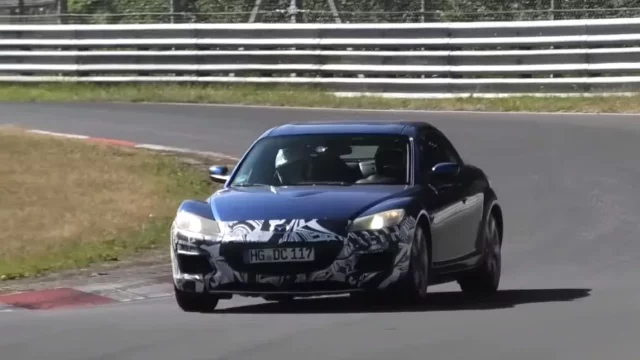 Mazda testuje RX-8 na Nürburgringu. Blíží se návrat wankelu?
