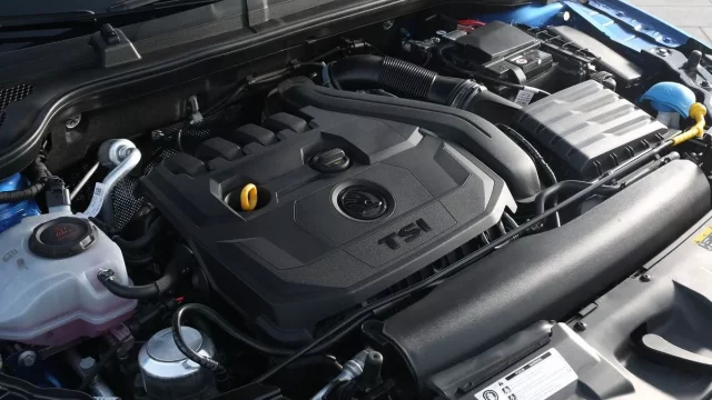 Benzínové motory jsou na provoz mnohem dražší, než si zákazníci myslí. Navíc nejsou vůbec ekologické