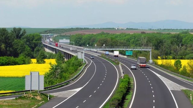 Maximální rychlost 150 km/h zřejmě bude na dálnici D3. O dalších úsecích se spekuluje. Musí splňovat přísné podmínky