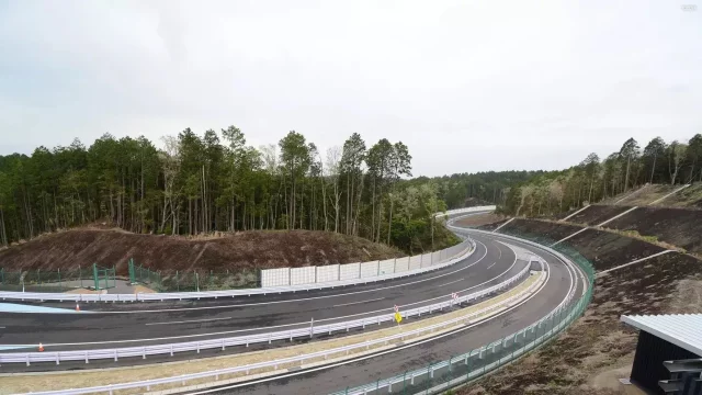 Toyotě už Nürburgring nestačí. Staví si vlastní okruh
