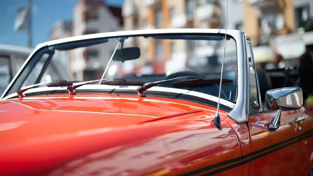 Češi sahají po kabrioletech. Nevadí jim ani vyšší cena