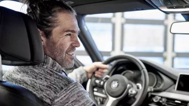 Jaromír Jágr jezdí novým autem. Oproti slavnému Favoritu si hodně polepšil