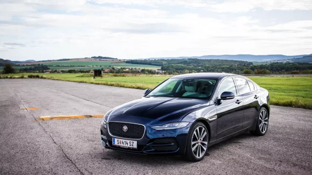 Test Jaguar XE 2.0d AWD: Po modernizaci je lepší a hezčí