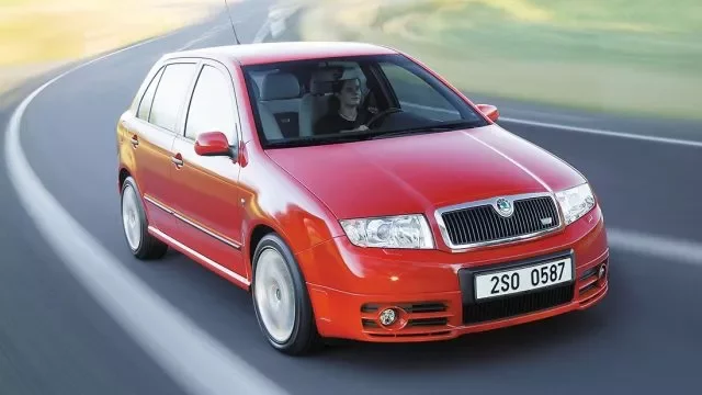 Vybíráme hot-hatch pro začátečníky. Za 100 000 Kč dostanete hromadu zábavy!