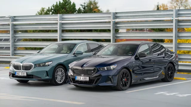 Ačkoliv se BMW řady 5 proměnilo, stále si drží svůj charakterní potenciál. Jeho elektrická verze je čistší, kdežto v dieselu cítíte uspokojivé staromilství