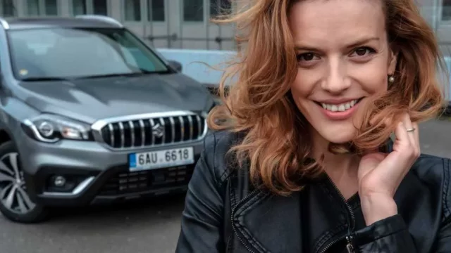 Sexy zrzky jezdí v Suzuki S-Cross. Populární slovenská herečka je toho důkazem