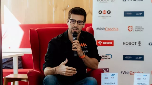 Martin Macík po vítězném Dakaru usedne do závodního tahače