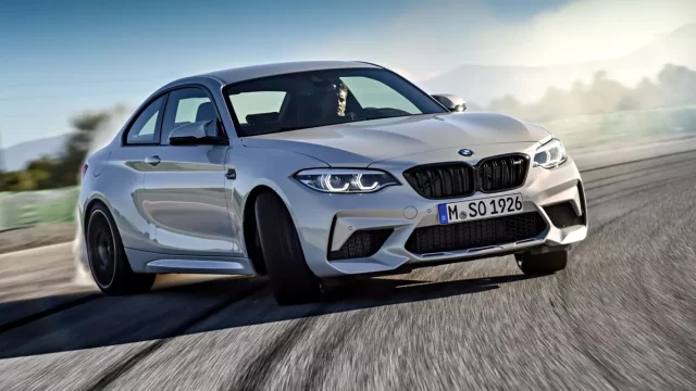 BMW M2 Competition oficiálně: 410 koní stále můžete spojit s manuálem!