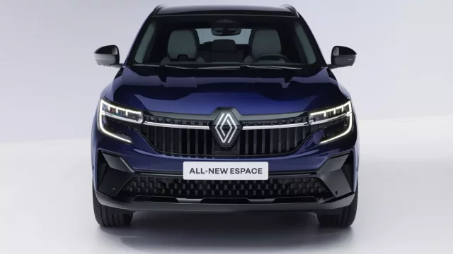 Nový Renault Espace se Čechům bude líbit. Sází na prostor a nízkou spotřebu