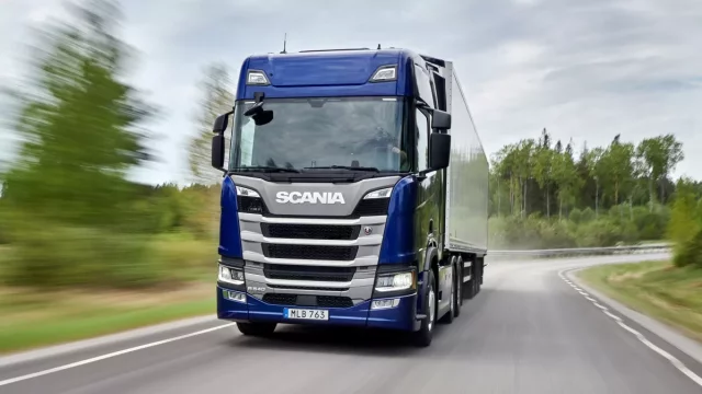 Začal fungovat nový systém výběru mýta. Stojí miliardu ročně