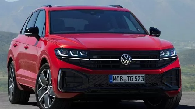 Omlazený Volkswagen Touareg je králem wolfsburské džungle. Šestiválec si udržel své přednosti