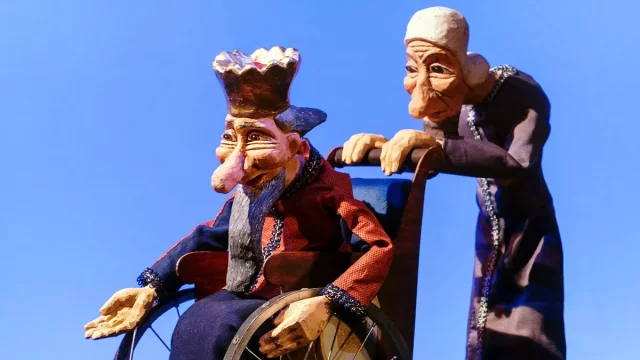 Máte rádi pohádky? Navštivte s dětmi výstavu 100 roků Říše loutek