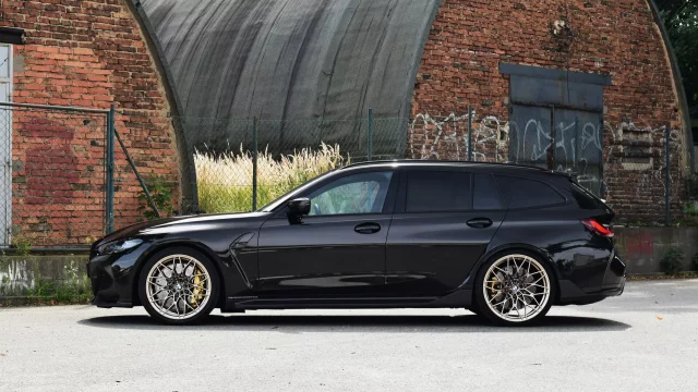 Že se nemůžete rozhodnout mezi kombíkem a supersportem? Ale kdeže! Pokud máte peněz víc než dost, je vám k dispozici BMW M3 Touring
