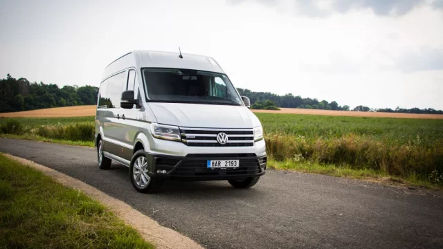 Test Volkswagenu Crafter 2.0 TDI, všeuměla, ve kterém odvezete lidi, náklad i přespíte