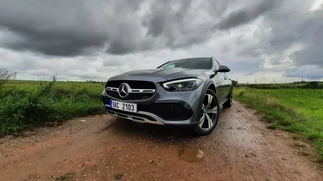 Test Mercedesu C 220 d All-Terrain: Kdepak elektřina, jemu stačí na cestu jen pět litrů nafty