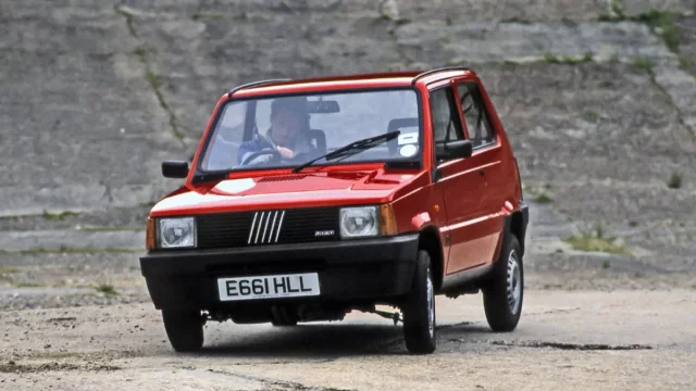 Kottás: Proč už svět nejezdí malými auty? Bohatě stačí a ušetří planetu