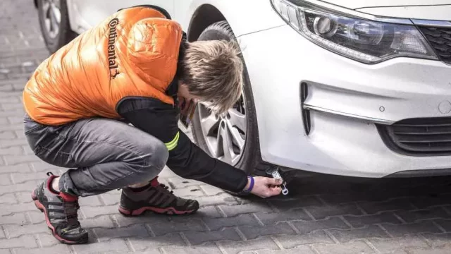 Jak moc mají čeští řidiči sjeté pneumatiky? Výsledky průzkumu překvapí