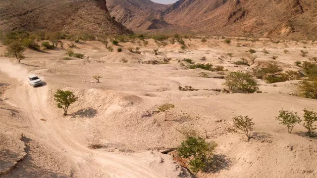 Rozjíždí Land Rover cestovku? Vezme vás na polární kruh nebo mezi slony