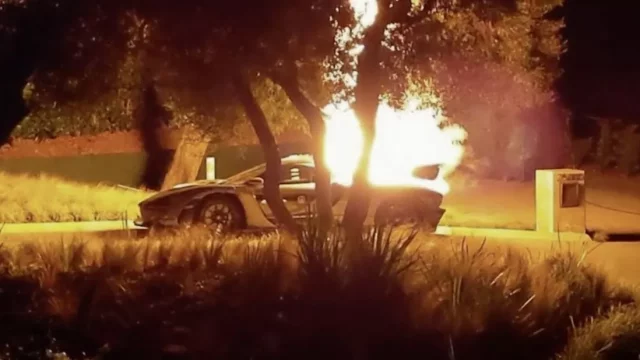 Záběry hořícího McLarenu Senna jsou noční můrou všech sběratelů