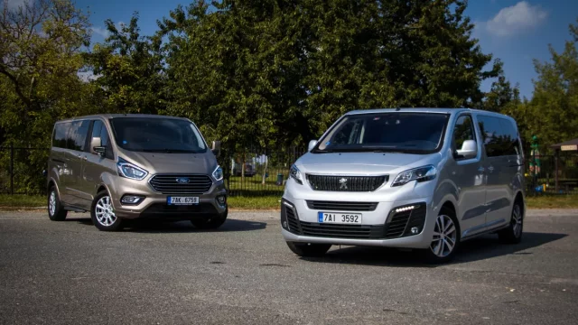 Peugeot Traveller vs. Ford Tourneo Custom: Souboj rodinných titánů