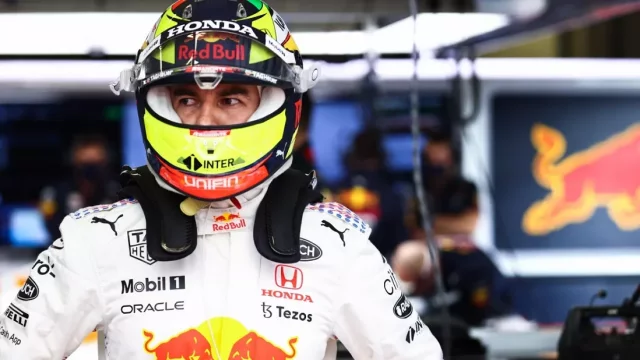 Jak se vyrábí speciální závodní kombinézy? Podívejte se na video ze zákulisí