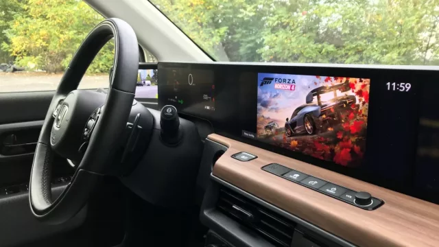 Test Hondy e: Můžete si zahrát třeba na konzoli? Vyzkoušeli jsme to