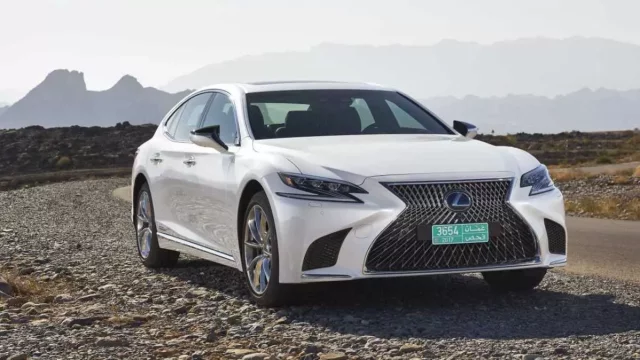 Lexus LS dostane silnější verzi hybridního pohonu. Uvažuje se i o vodíku