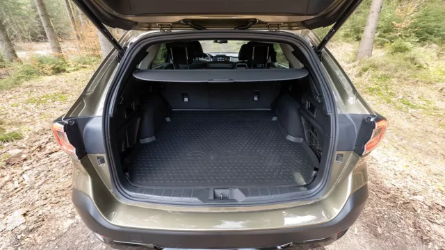 Legenda mezi chalupářskými kombíky přijíždí v novém, stále nabídne unikátní motor i pohon všech kol