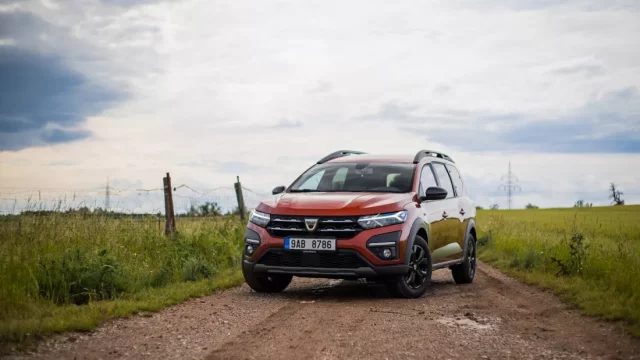 Test Dacia Jogger 1.0 TCe 110: Sedm míst levně, prosím