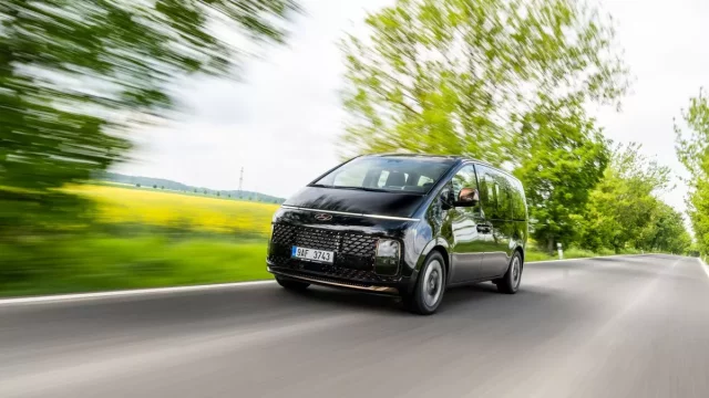 Hyundai Staria je v Česku. Korejci začali prodávat svoji osobní dodávku pekelně levně
